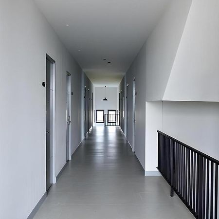 @Sleep Hotel Накхон Патом Екстериор снимка