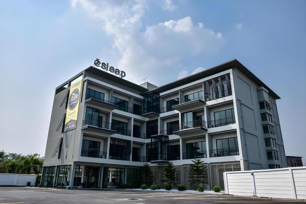 @Sleep Hotel Накхон Патом Екстериор снимка