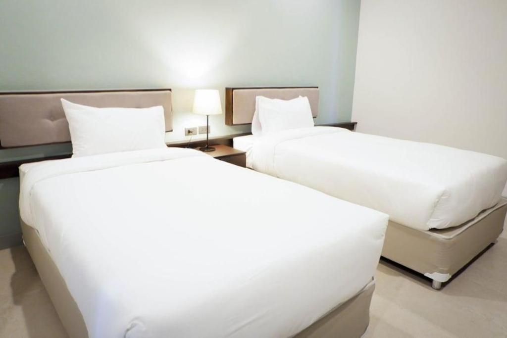 @Sleep Hotel Накхон Патом Екстериор снимка