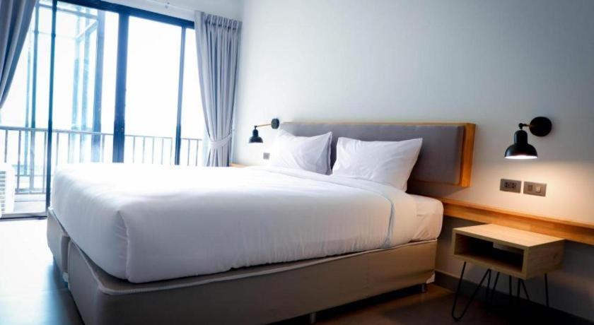 @Sleep Hotel Накхон Патом Екстериор снимка